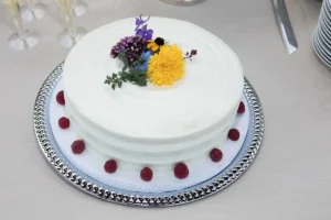 A small cake for an intimate wedding at SpiriTaos wedding venue in Taos