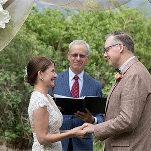 Dan Jones performs a wedding at SpiriTaos Gardens